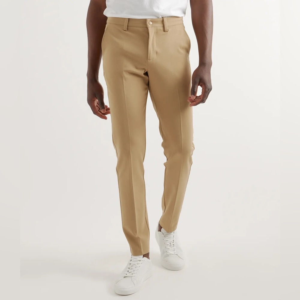 Quince Men's Khaki Ultra Stretch 24/7 Smart Chino pants. 32x30